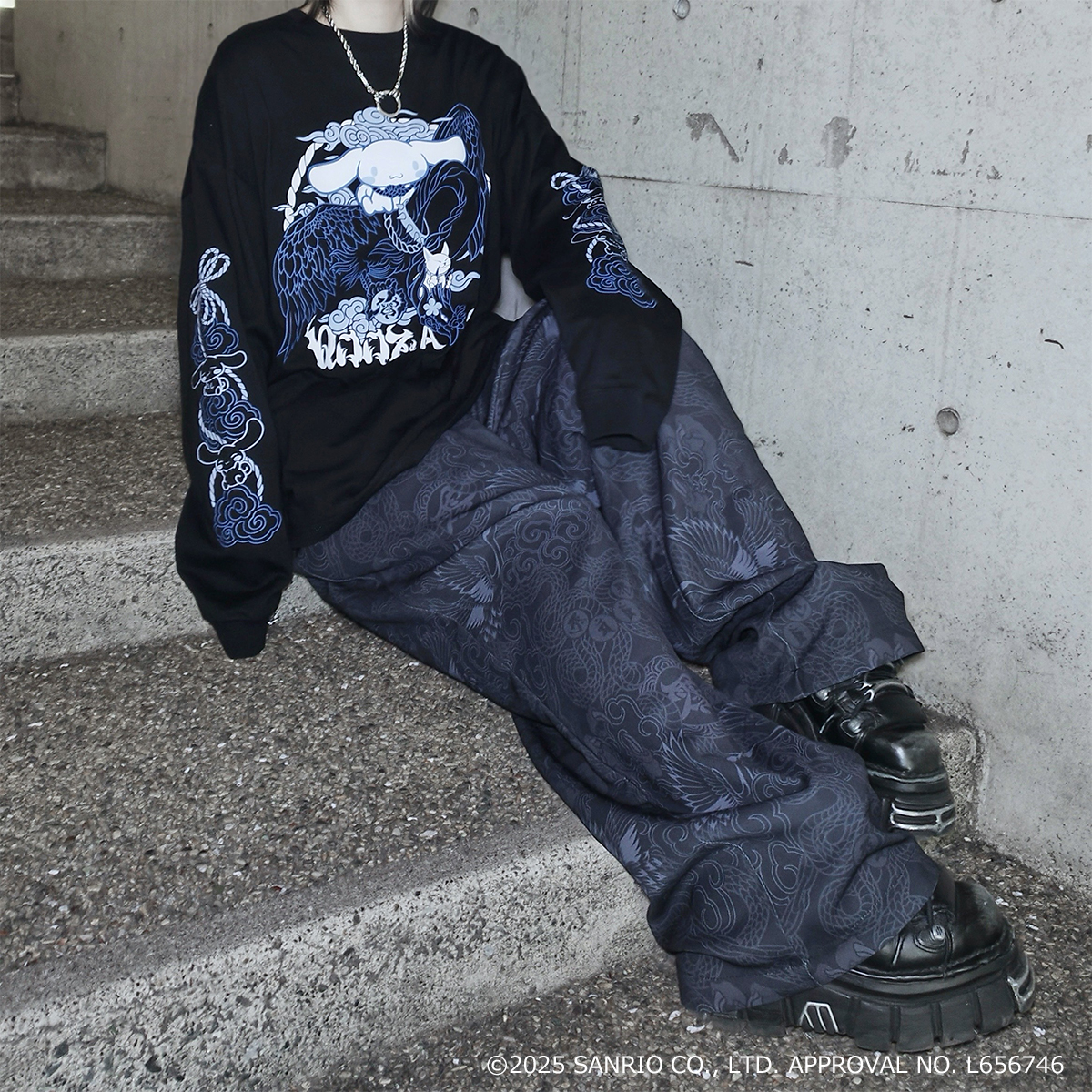 QOOZA×シナモロール×東京13零式 / トリプルコラボ L/S TEE - QOOZA QOOZA×シナモロール×東京13零式 / トリプルコラボ L/S TEE - QOOZA