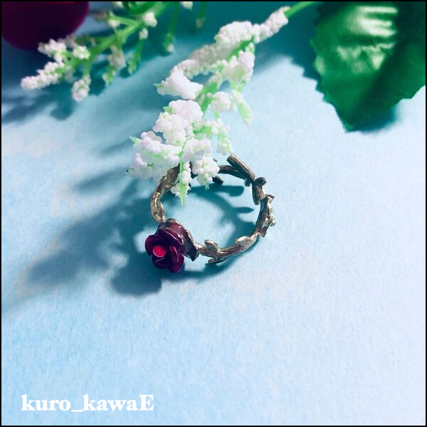 kuro_kawaE / 薔薇園のリング［赤］（300861） - QOOZA