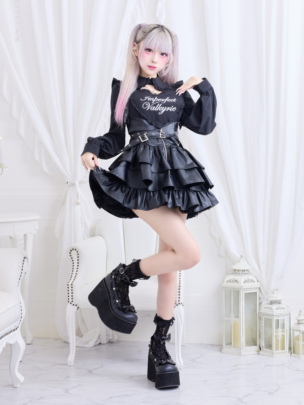 IMVAL / Heart Bib Blouse - BLK - QOOZA