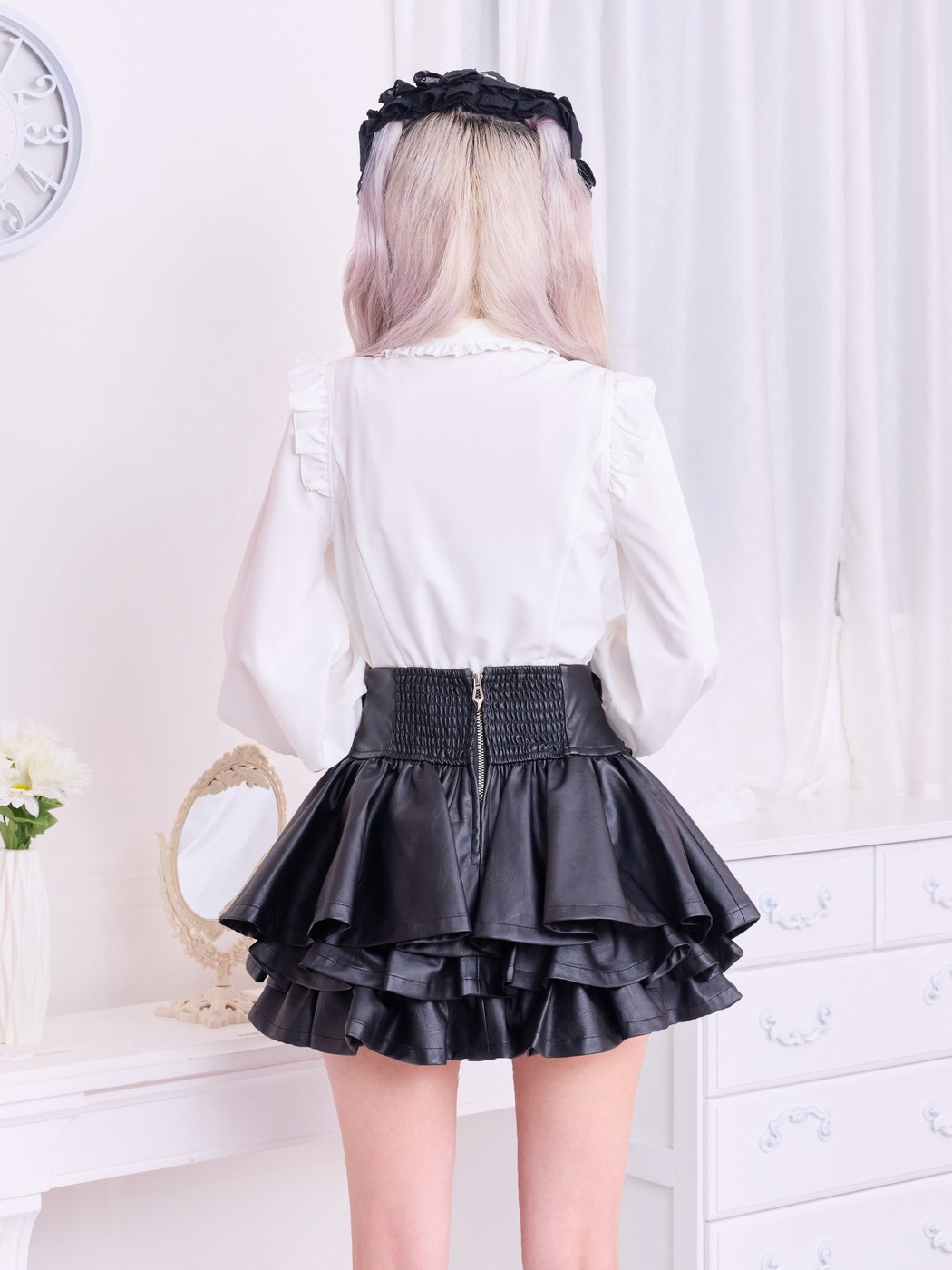 IMVAL / Heart Bib Blouse - WHT - QOOZA