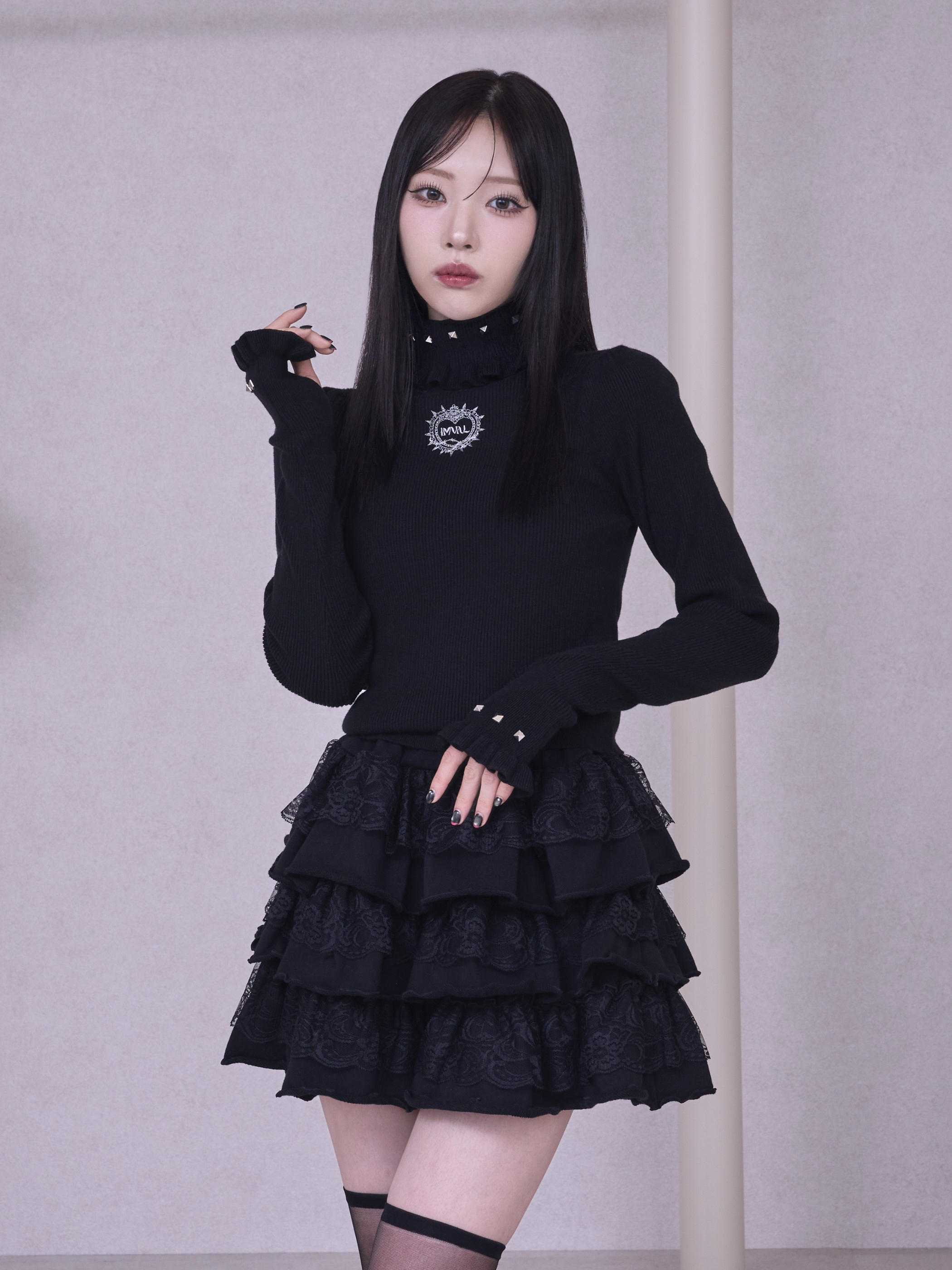 IMVAL / Ruffled High Neck Top［BLK］ - QOOZA