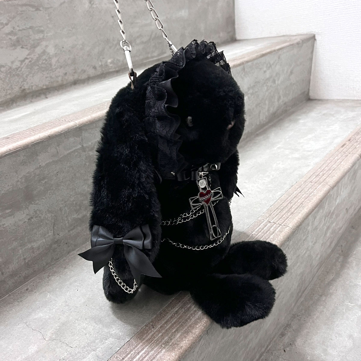 【未使用品】QOOZA Issue Girl バニーぬいぐるみBAG［WHT］ SELECT / ［Issue Girl］バニーぬいぐるみBAG［BLK］ - QOOZA
