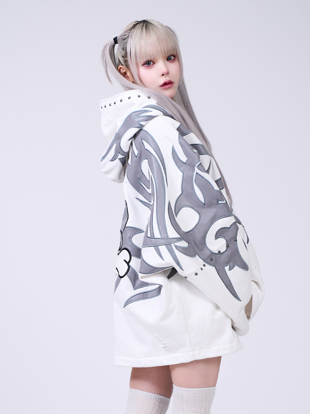 【新品】IMVAL×GALFY / Bondage Dog Hoodie 白 IMVAL×GALFY / Bondage Dog Hoodie［WHT］ - QOOZA