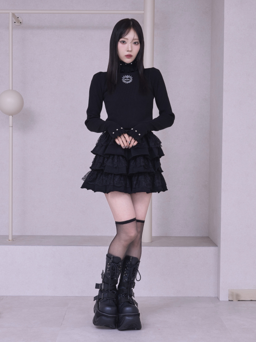 IMVAL / Ruffled High Neck Top［BLK］ - QOOZA